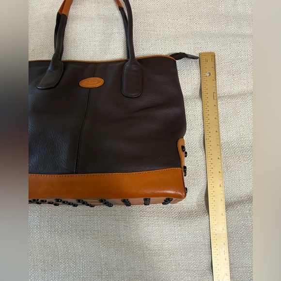 Vintage Tod's Beige Brown
Pebbled Leather Gommino Tote Bag - Picture 13 of 16